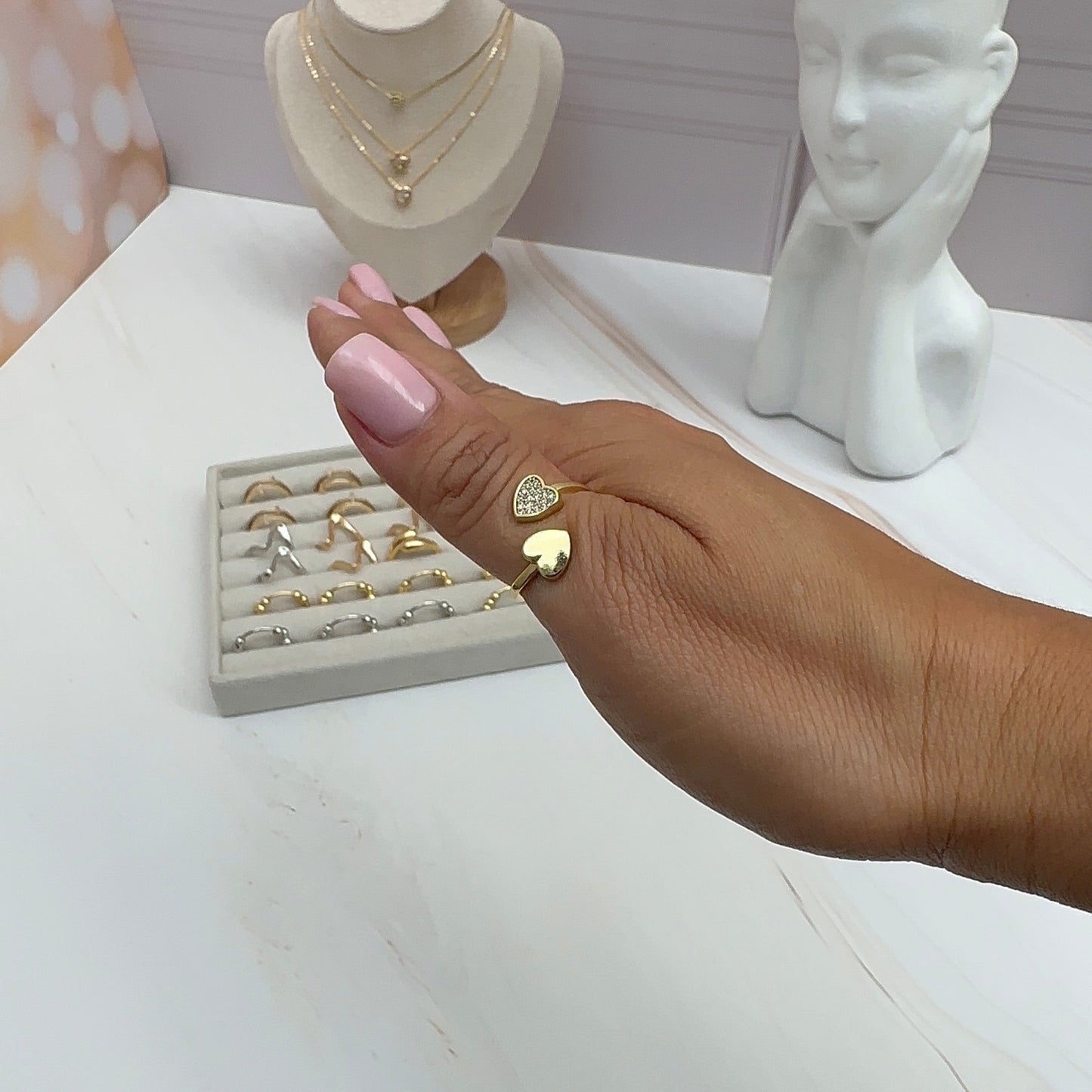 ✨ Anillo LOVE ✨ Un Recordatorio Diario de que el Amor También se Lleva Puesto 💝