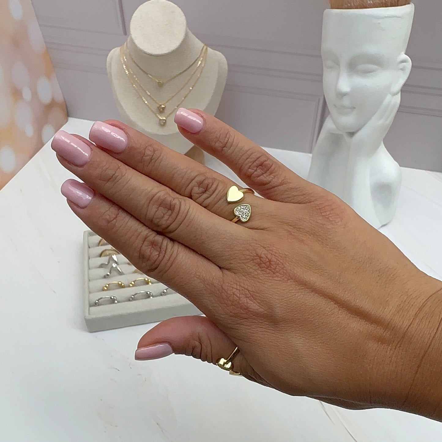 ✨ Anillo LOVE ✨ Un Recordatorio Diario de que el Amor También se Lleva Puesto 💝